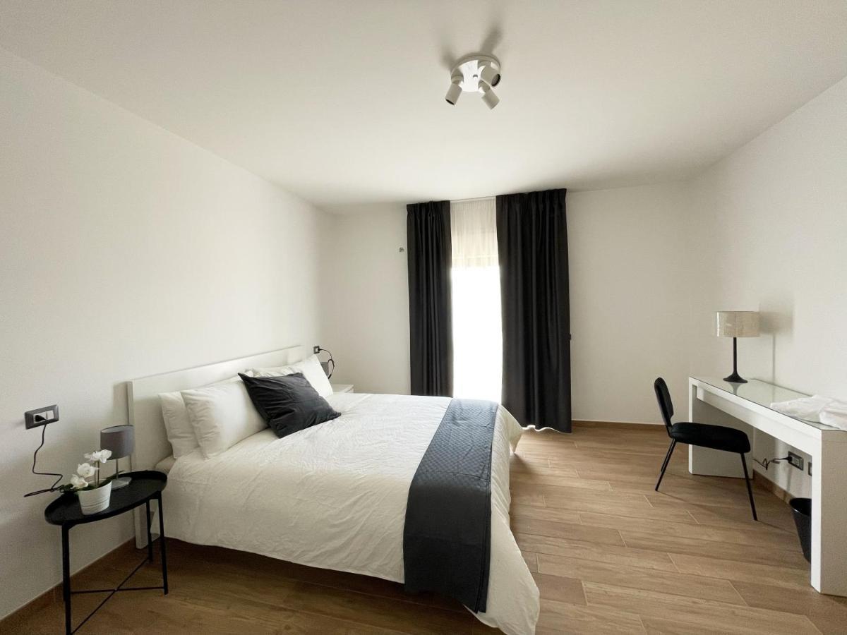 Casa Giulia Hotel คาตาเนีย ภายนอก รูปภาพ